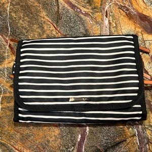 Super cute Stella and Dot bathroom travel bag